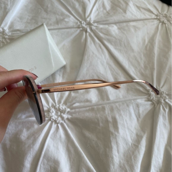 Michael Kors Abilene sunglasses - Picture 3 of 4